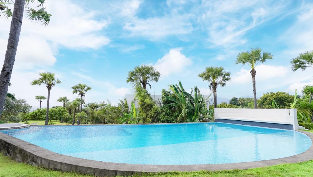 Palm Springs Bali Dive Resort Tulamben Exteriör bild