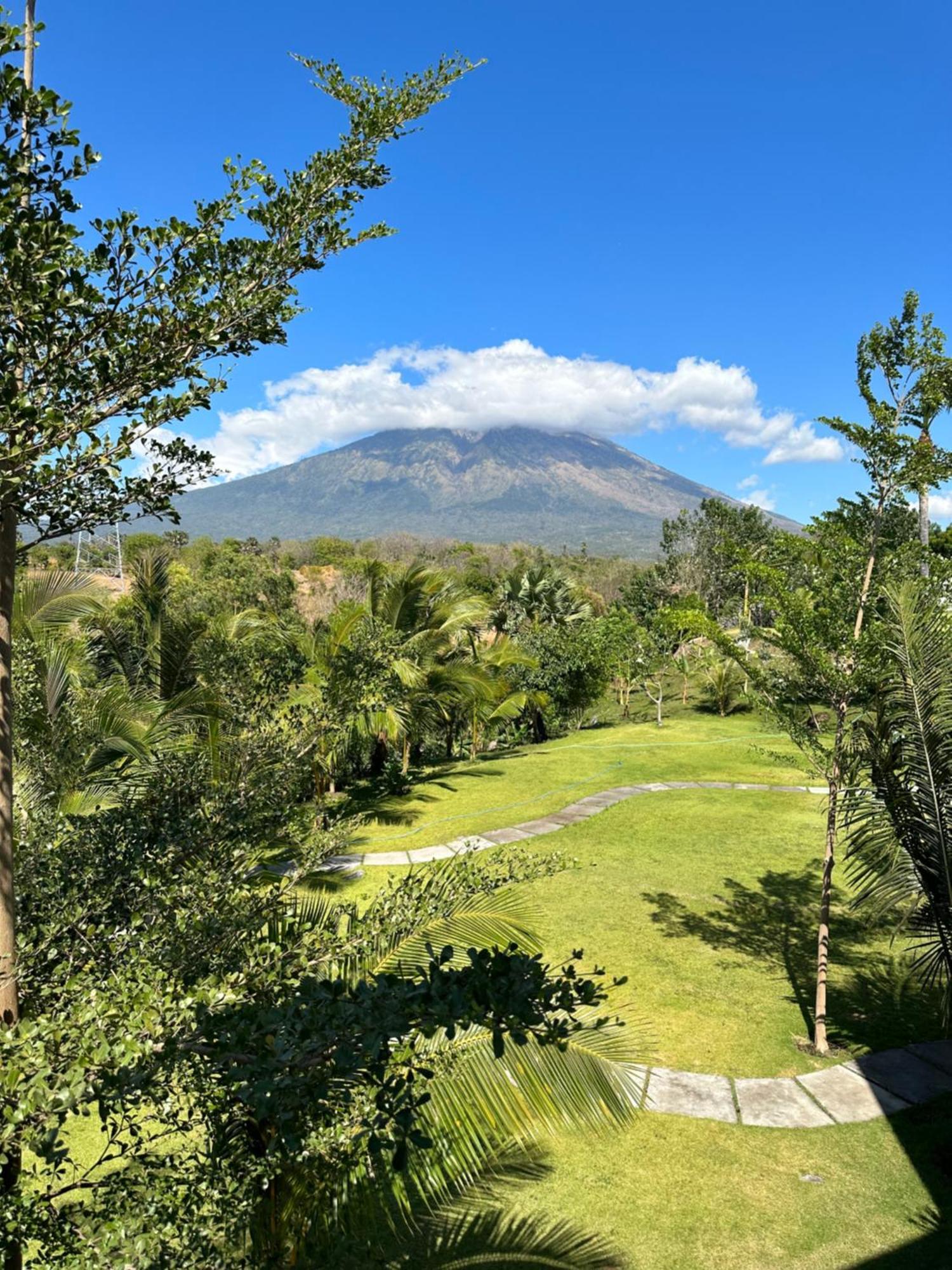 Palm Springs Bali Dive Resort Tulamben Exteriör bild