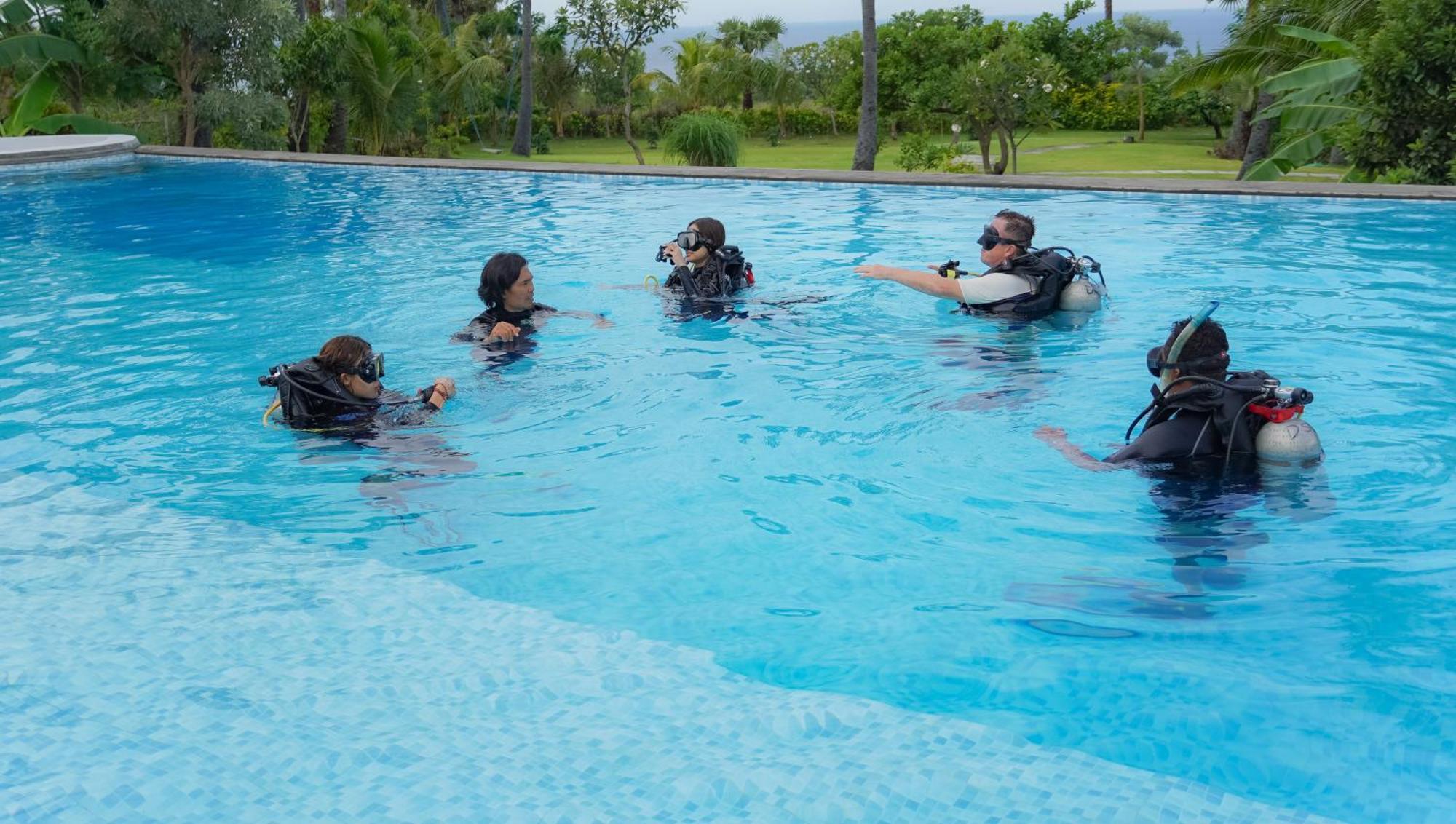Palm Springs Bali Dive Resort Tulamben Exteriör bild